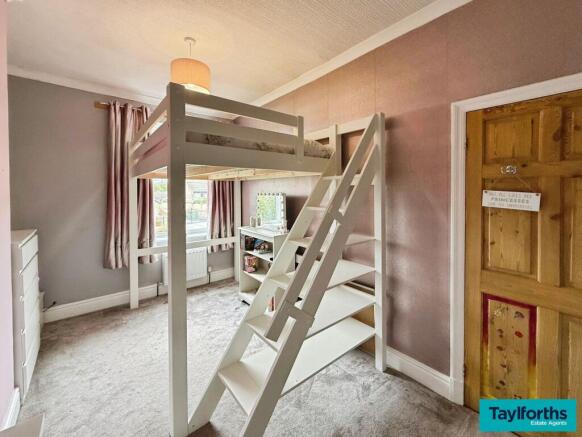 4 bed Terraced for sale Image 11