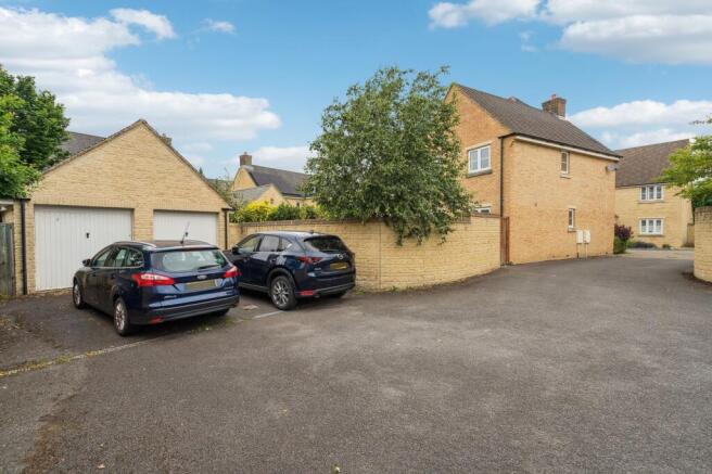 Garage & Parking