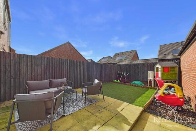 3 bed Semi-Detached for sale Image 12