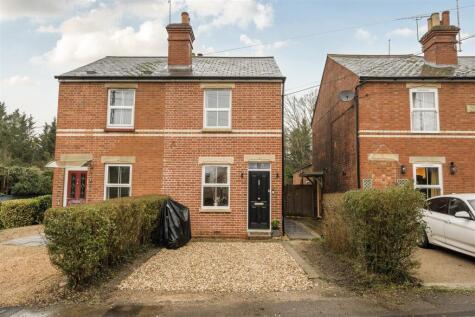 Davis Way, Hurst, Berkshire, RG10