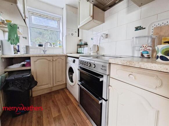 2 bed Flat for sale Image 4