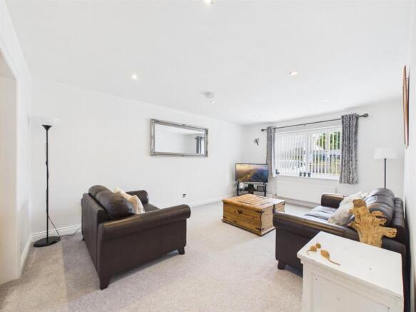 4 bed Detached for sale Image 5