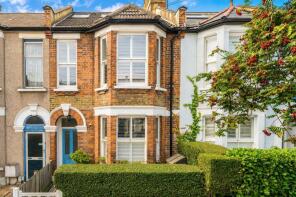 41, Scholars Road, London SW12 0PF