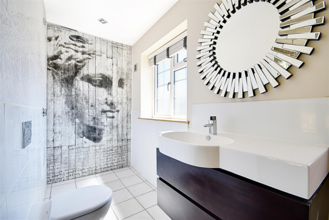 En-suite wet room