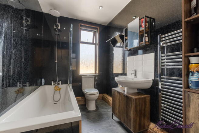4 bed Terraced for sale Image 12