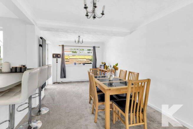 4 bed Detached for sale Image 5