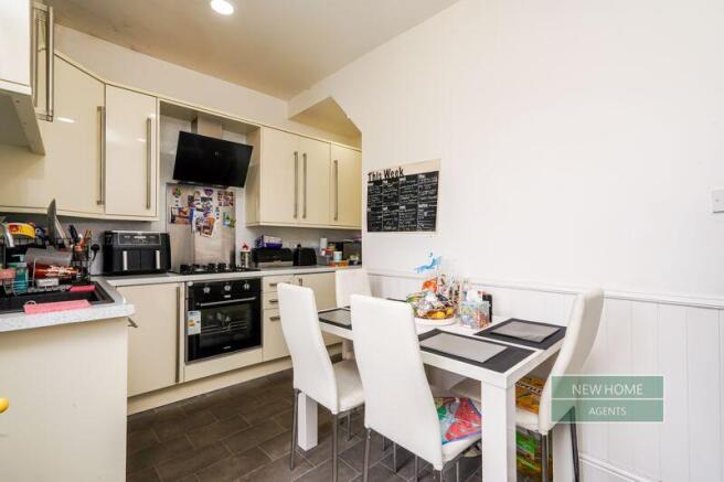 2 bed Semi-Detached for sale Image 4