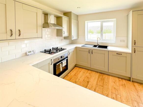 3 bed Bungalow for sale Image 6