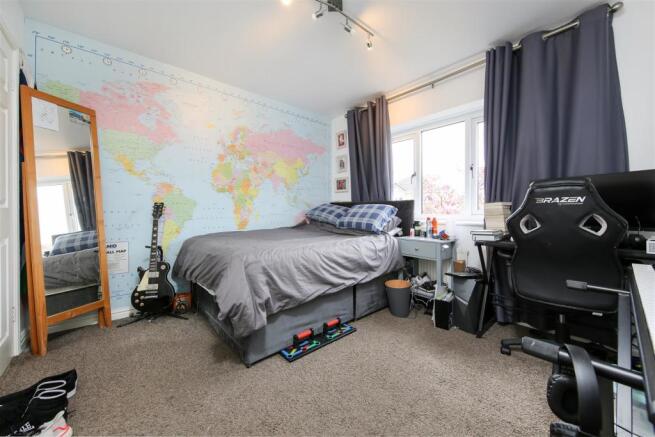 Bed2.jpg