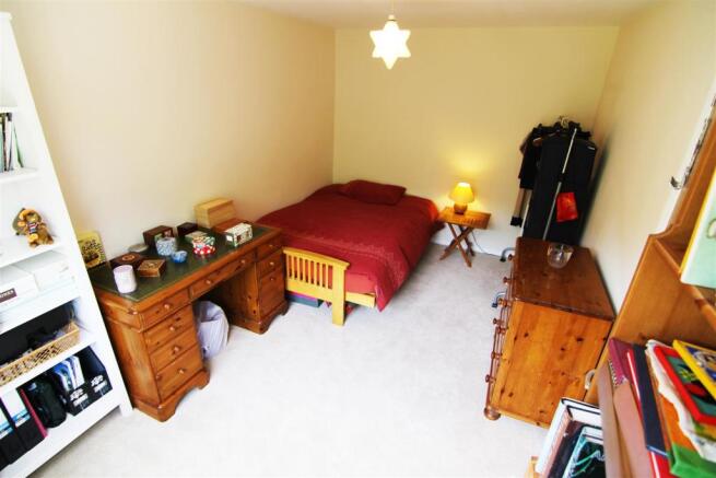 Bedroom 2.JPG