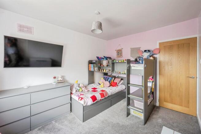 3 bed Semi-Detached for sale Image 10