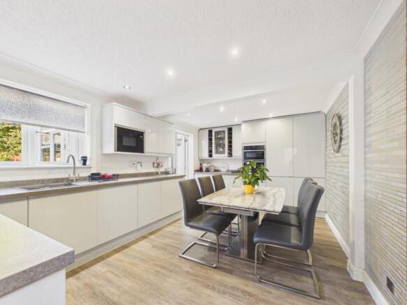3 bed Detached for sale Image 4