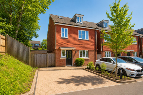Vermont Place, Haywards Heath, RH16