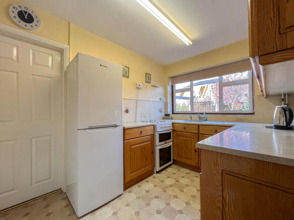 2 Amyand Drive - Kitchen (2)