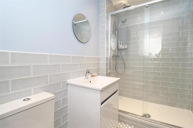 3 bed Terraced for sale Image 9