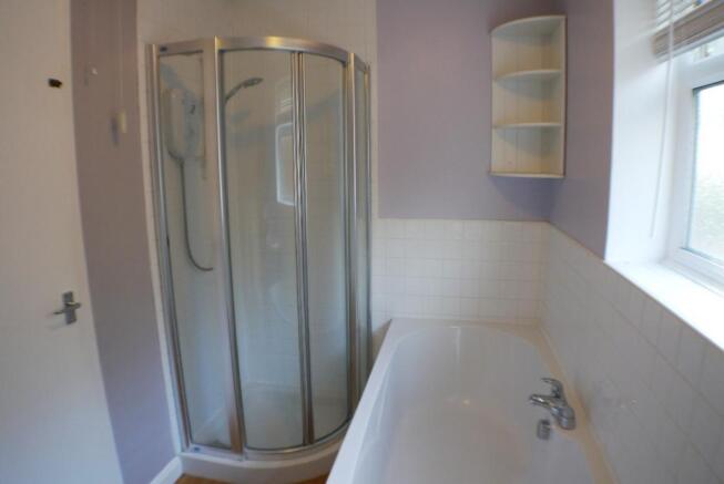Bathroom with Separa