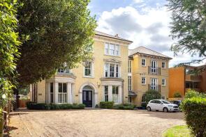 Flat 10, Birnham House, Cambridge Park, Twickenham TW1 2JD