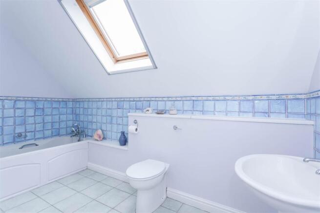 En Suite Bathroom