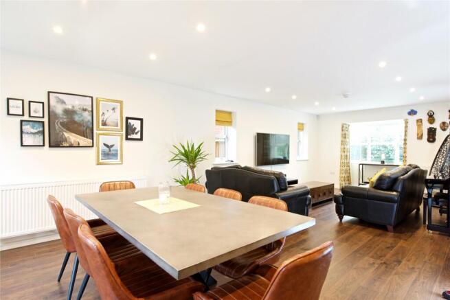 Sitting/Dining Room