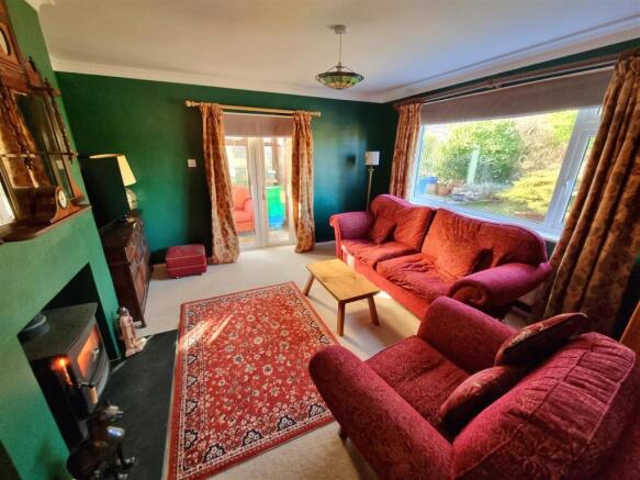 Sitting room 1.jpg