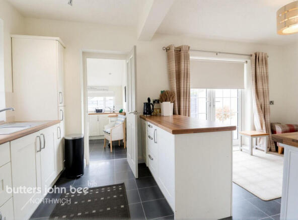 3-bed semi-detached on Gadbrook Road, Northwich, £280,000