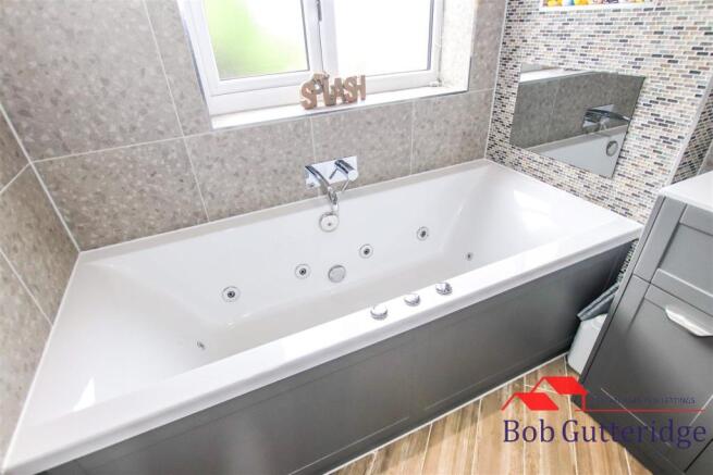 LUXURY FIRST FLOOR BATHROOM