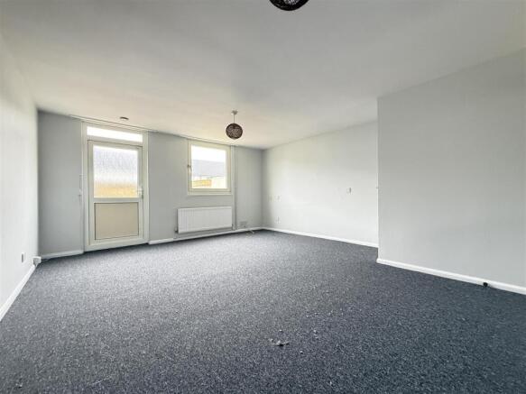 Cunningham Road 2 - Living Room 1.jpg