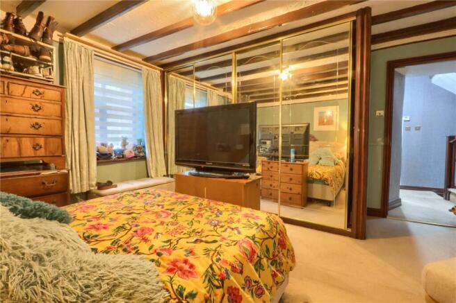 4 bed Terraced for sale Image 11