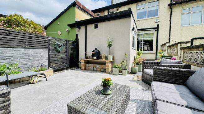 4 bed Terraced for sale Image 2