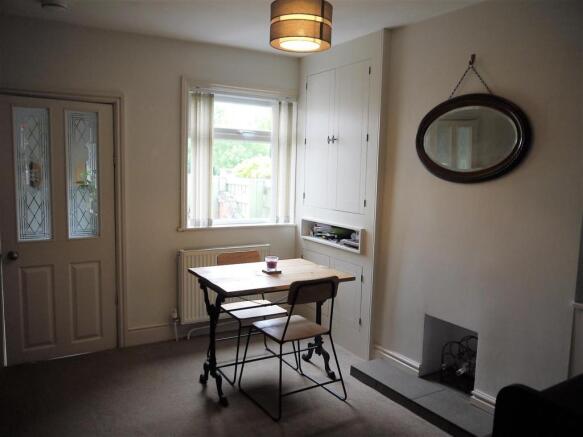 Dining room 2.jpg