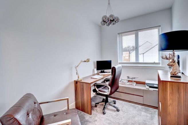 Bedroom / Study