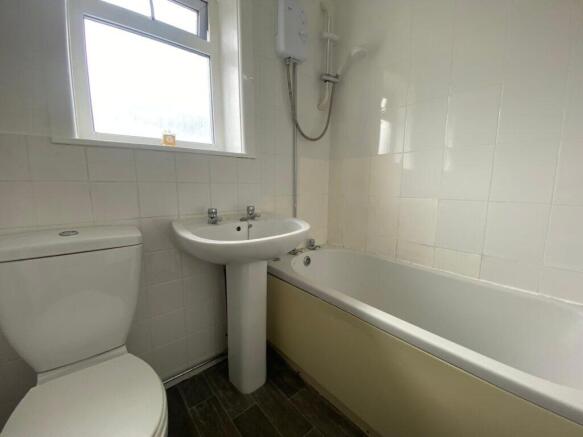2 bed Terraced to rent Image 11