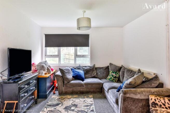 Burstead Close, Brighton photo 4