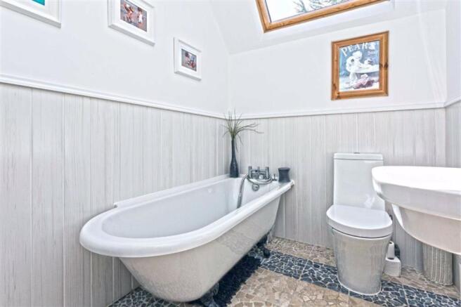 Family Bathroom Second View