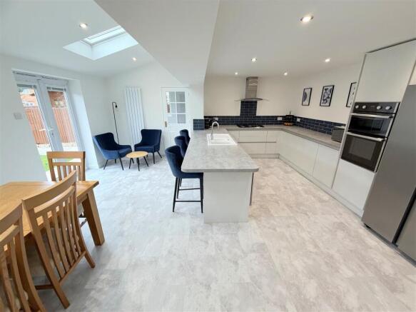 Dining Kitchen & Family Room