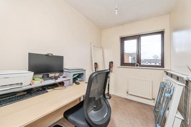 3 bed Semi-Detached for sale Image 9