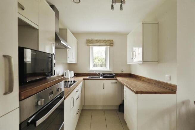 2 bed Apartment for sale Image 8