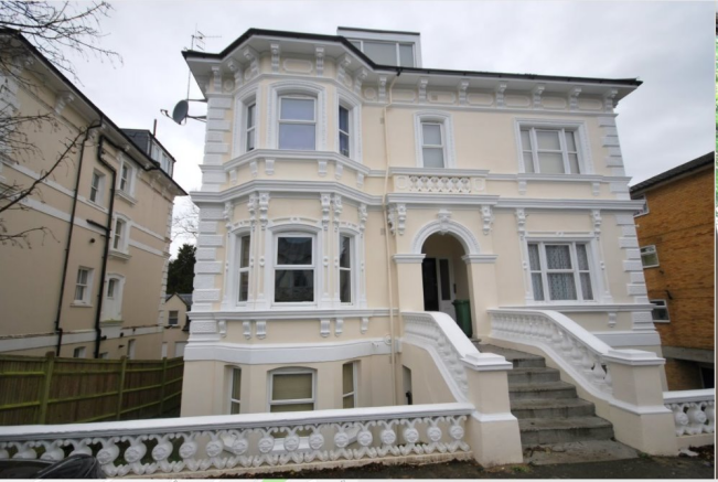 1 Bed Unfurnished Flat