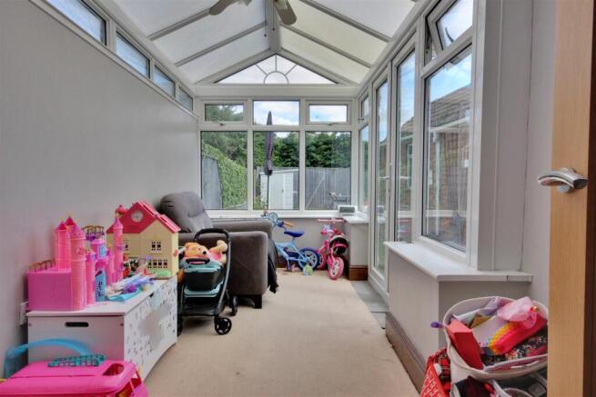3 bed Semi-Detached for sale Image 11
