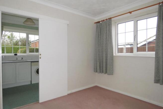 DINING ROOM.JPG