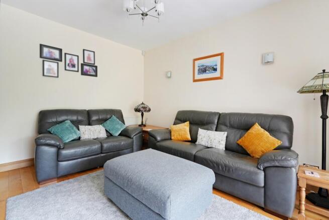 4 bed Detached for sale Image 5