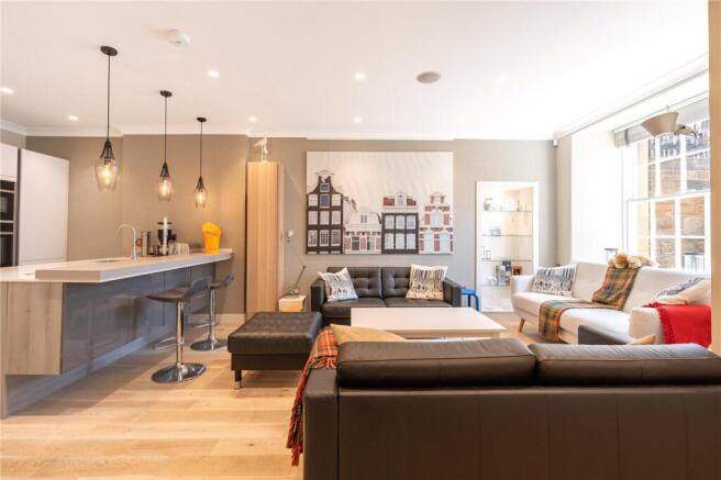 35A Manor Place