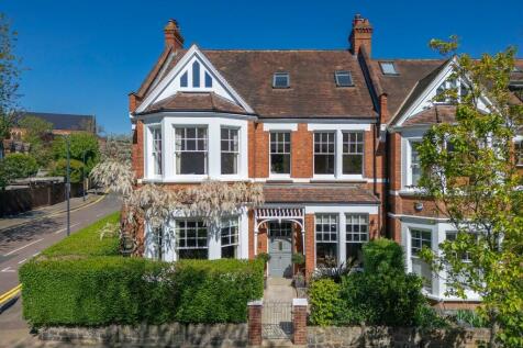 Kingswood Avenue, London, NW6
