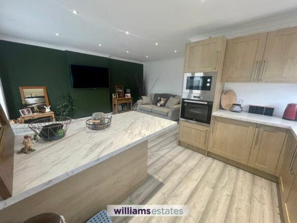 Open Plan Living/ Kitchen