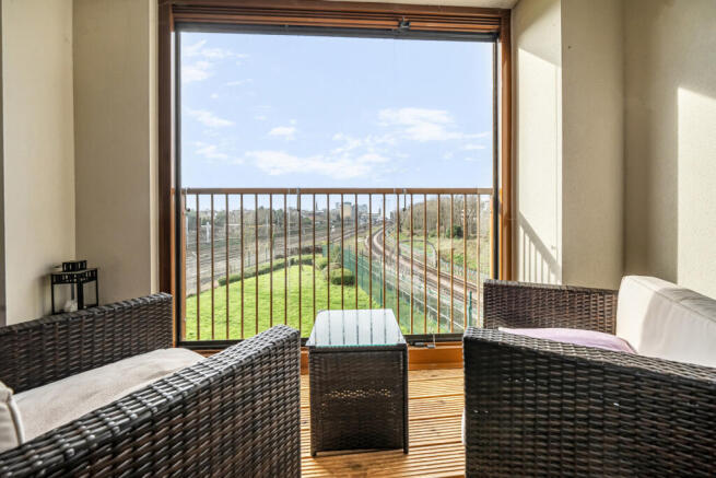 1407200-4-6989e9a...