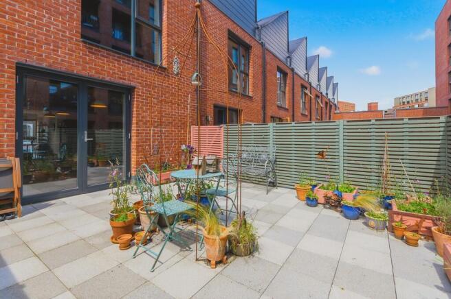 3 bed Town House for sale Image 11