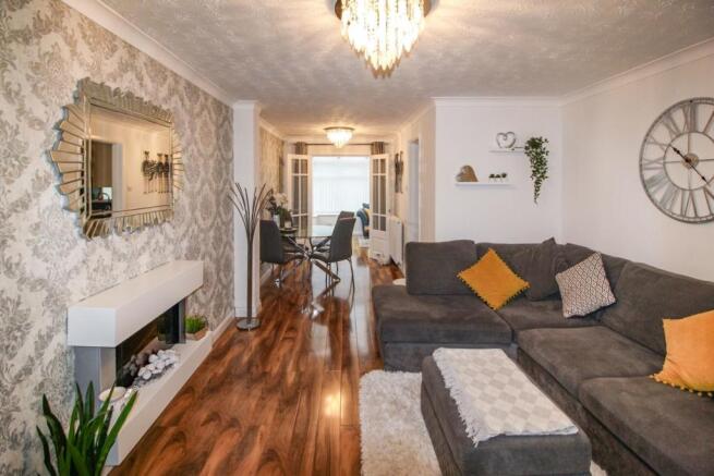 Lounge/Dining Room