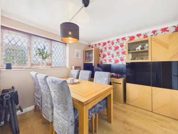 3 bed Semi-Detached for sale Image 4