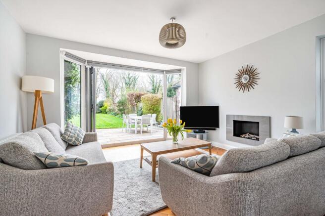 Barons Hurst, Epsom, KT18 photo 2