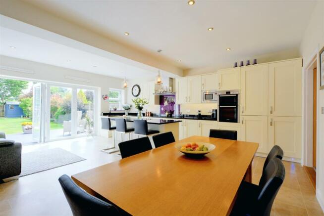 Dining/Living Kitchen